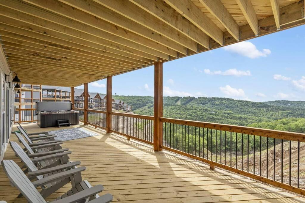 The Lake Fish-Amazing Views-Sleeps 24-Indoor-Outdoor Pools Branson Ngoại thất bức ảnh